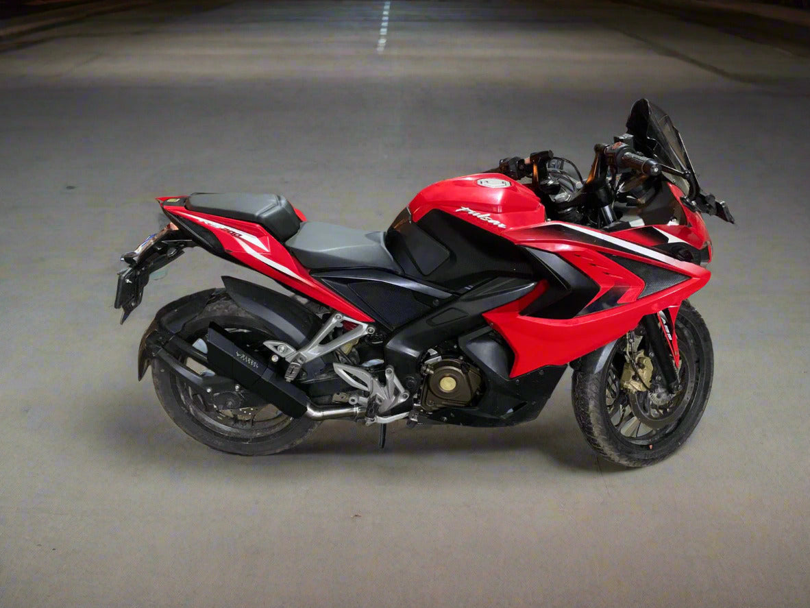 Rogue -Bajaj Pulsar NS / RS 200 with Decat Pipe