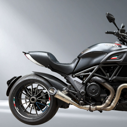 Outlaw 2.0 Slipon for Ducati Diavel 2016