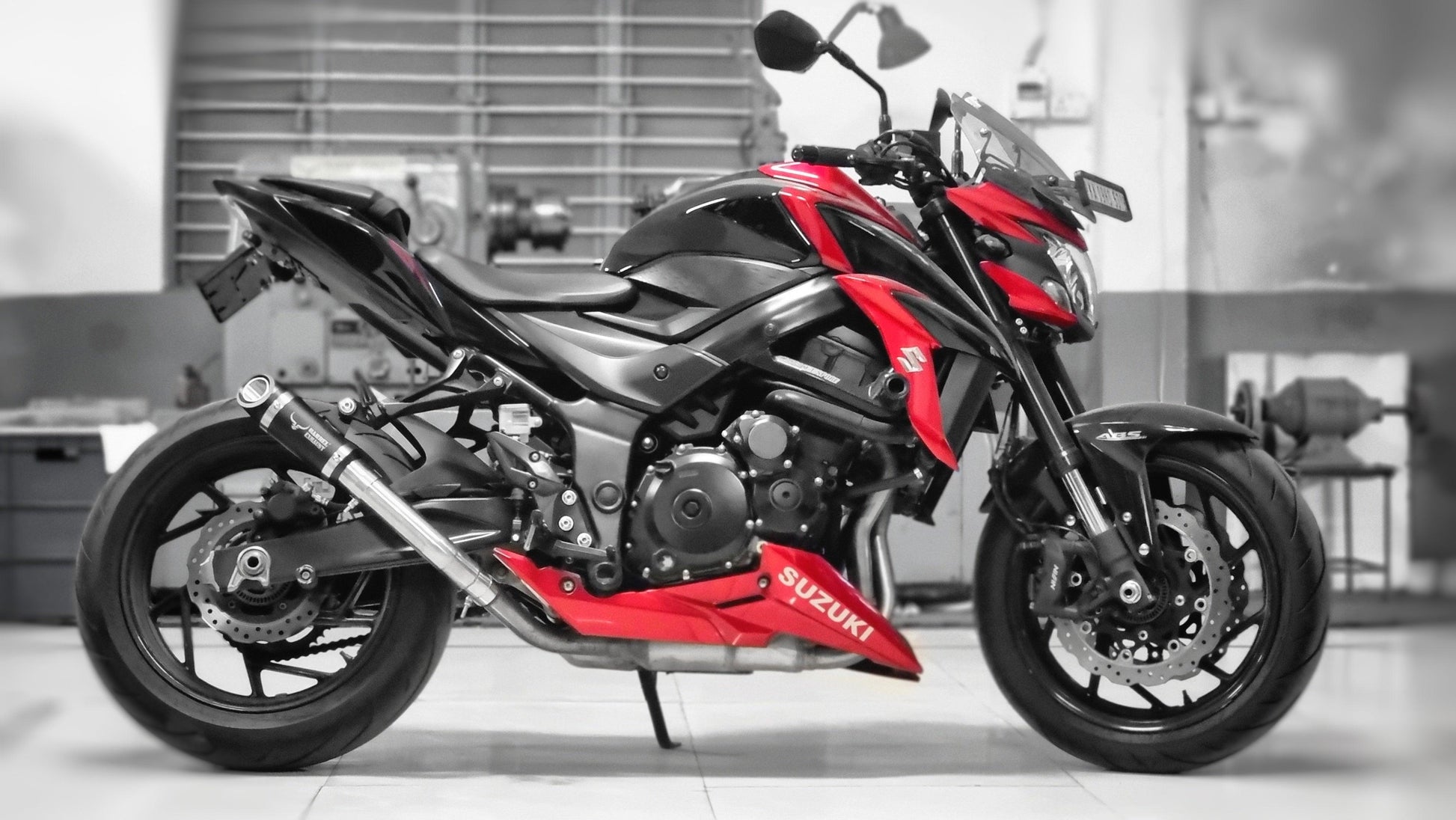 Barrel Outlaw Suzuki GSX-S750 with link pipe